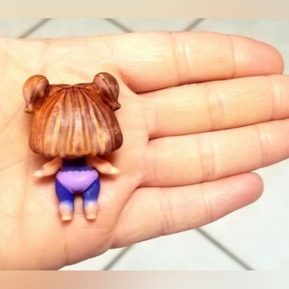 LOL Surprise Dolls Series 3 Confetti Pop Sprints & Lil Sis - Picture 3 of 5